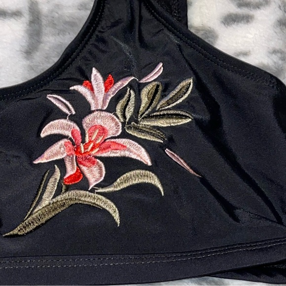 Vigoss Bikini Set - Picture 4 of 10